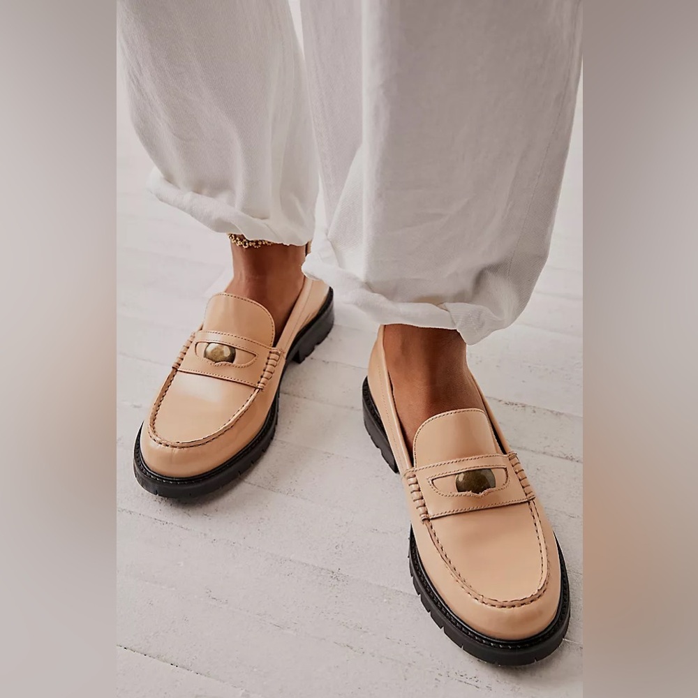 FREE PEOPLE Collection Liv Lug Loafers Cantaloupe size 38.5 NWOB - Picture 3 of 12